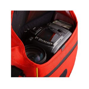 Picture of Vanguard Pampas II 22 Shoulder Bag (Red)